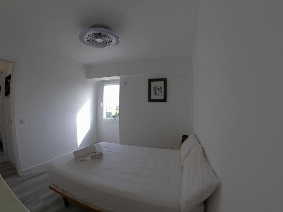 Roch - Stylish Apartment Near Metro Seville Exterior photo