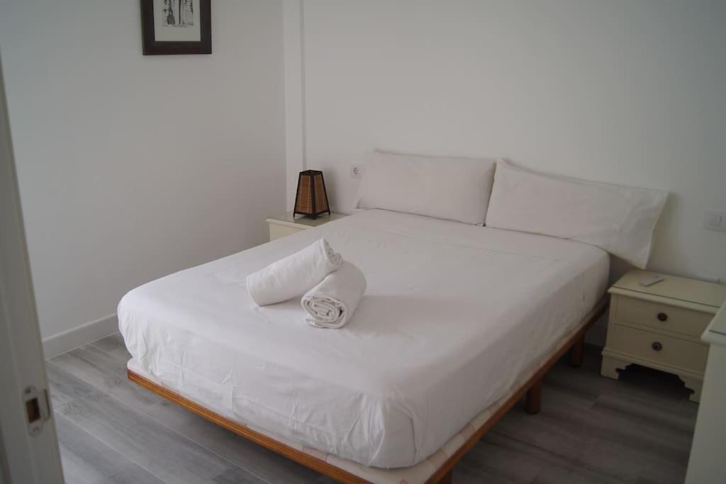 Roch - Stylish Apartment Near Metro Seville Exterior photo
